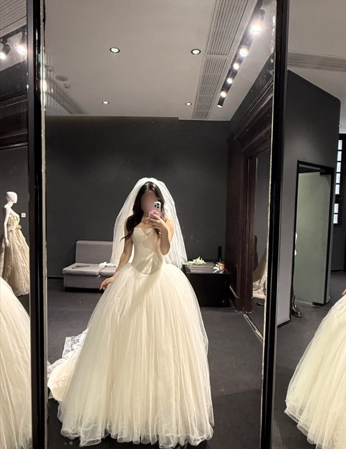 드레스 피팅 사진 2